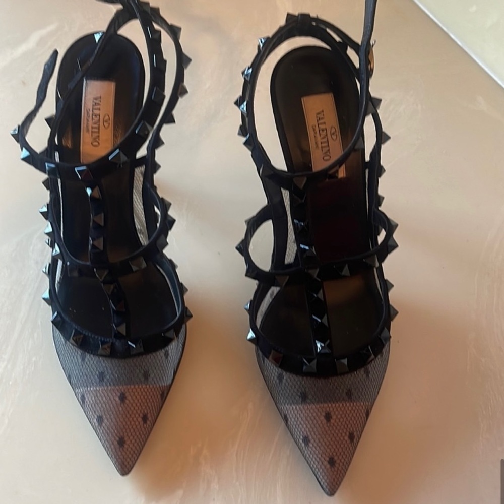 Valentino Rockstud Heels ✨